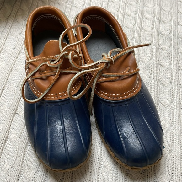 L.L. Bean Shoes - Women’s LL Bean blue duck boots. Sz 7N. Rubber leather rain snow w/ insoles